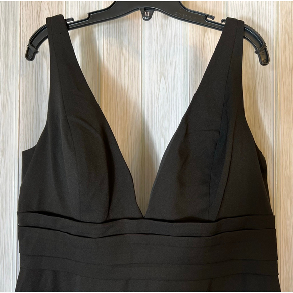 NWT Mac Duggal V-Neck A-Line Gown SZ 14 (no bow) - Picture 6 of 9